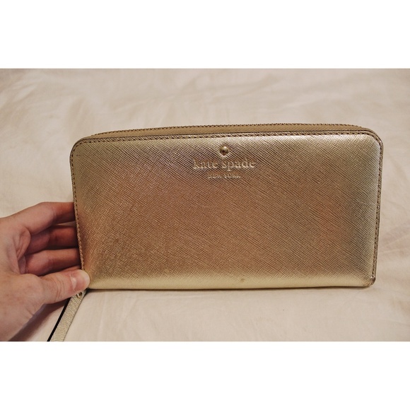 kate spade Handbags - Kate Spade 'Cameron Street- Lacey' Wallet